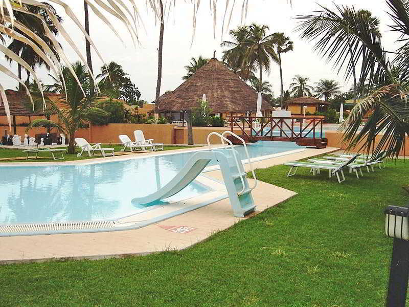 Sunbeach Hotel & Resort Bakau Exterior photo