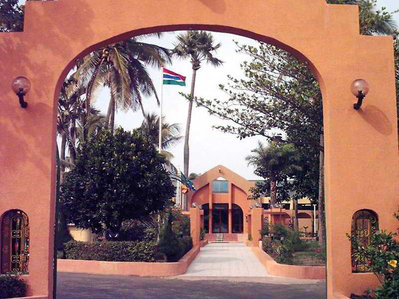 Sunbeach Hotel & Resort Bakau Exterior photo